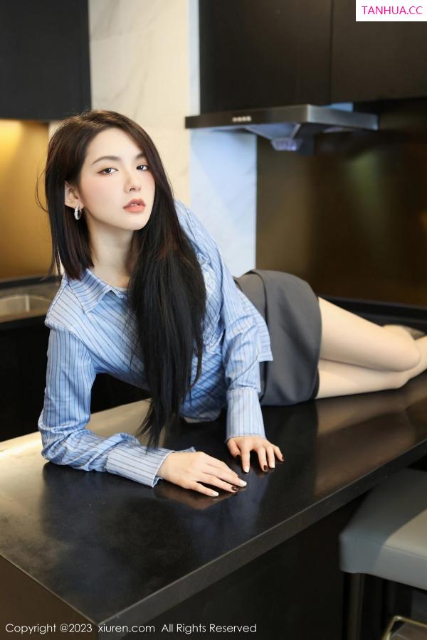   [XiuRen]高清写真图 2023.04.07 No.6538 乔一一 美腿短裙第9张图片